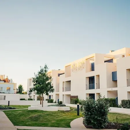 Elegant 2br Steps To Ria Formosa, Pool & Gym Apartment Cabanas De Tavira
