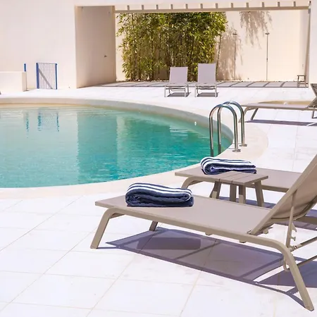 Elegant 2br Steps To Ria Formosa, Pool & Gym *